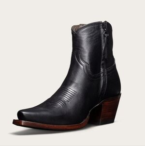 EUC Tecovas Black Leather Heeled Boots